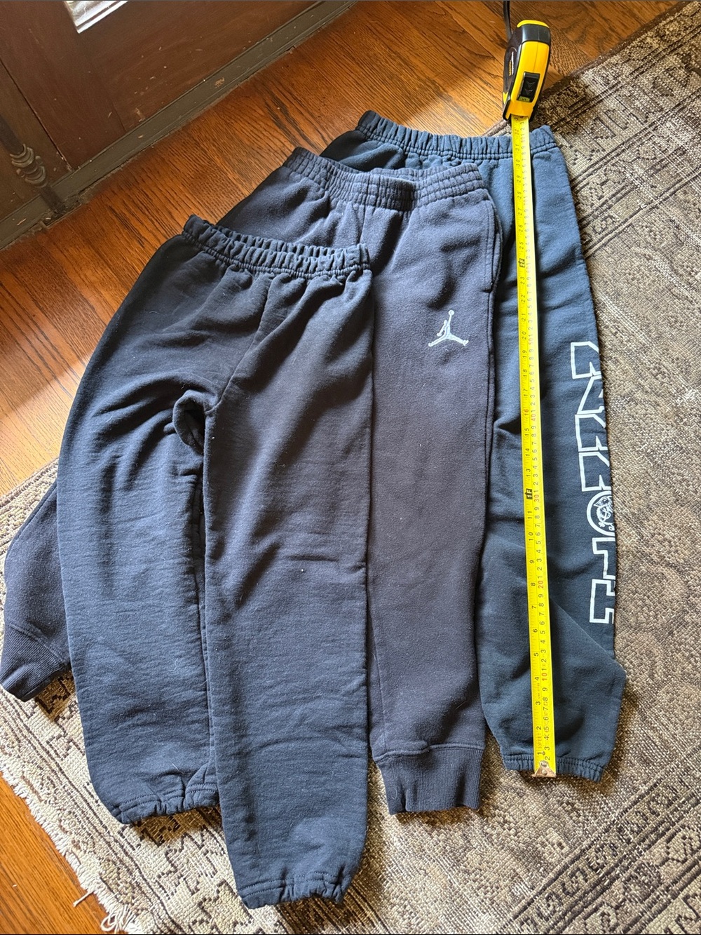 Lot of 3 boys med Jordan Kids Black Joggers, mammoth and black 🖤